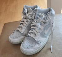 Nike Schuhe 40,5 Dresden - Klotzsche Vorschau