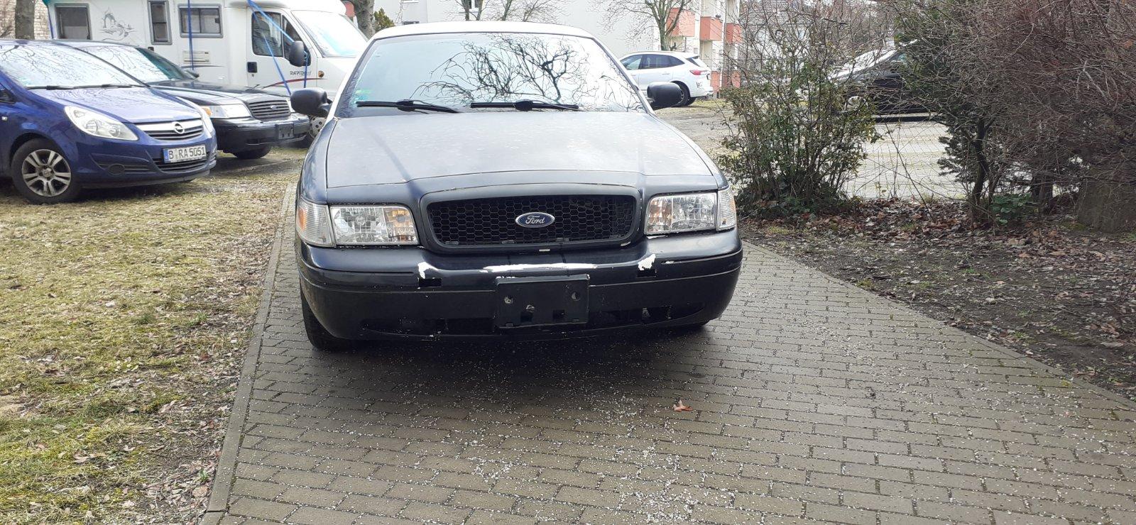 Abbildung des Autos FORD CROWN VICTORIA