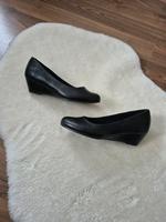 Schwarze Pumps mit kleinem Absatz Niedersachsen - Holzminden Vorschau