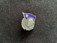 DDR Abzeichen Anstecker Pin „Für gutes Wissen“ in Silber FDJ Kiel - Steenbek-Projensdorf Vorschau