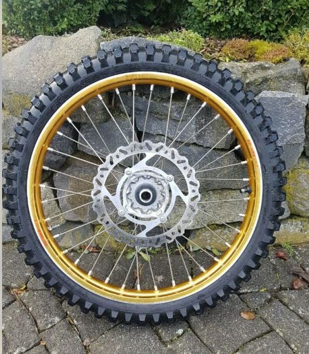 Suzuki RMZ 250 Vorderrad 21" Felge gold + Michelin Reifen in Ettringen