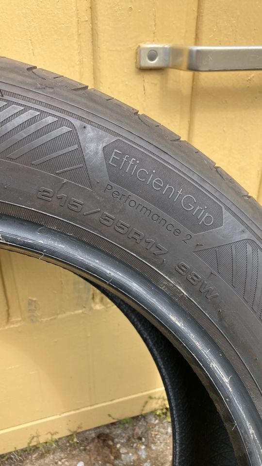 Sommerreifen GoodYear EfficientGrip Performanc 2 / 215/55 R17 98W in Riesa