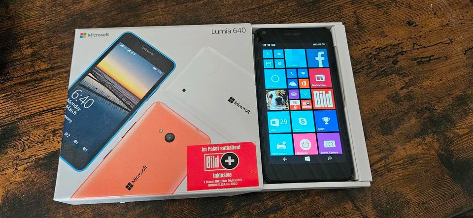 Microsoft (Nokia) Lumia 640 neuwertig  Retro in Gifhorn