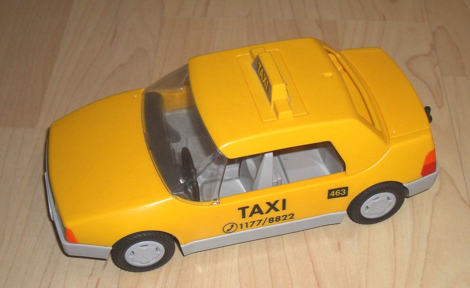 Playmobil Fahrzeug Auto PKW Taxi 3199 in Berg