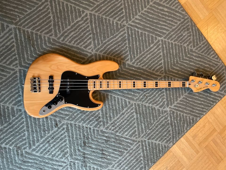 Squier Vintage Modified Jazz Bass 70s (fender) Duncan Designed PU in Köln