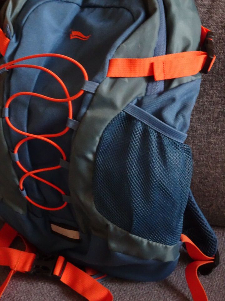 Kinderrucksack / Rucksack / Wanderrucksack / blau-orange in Berlin