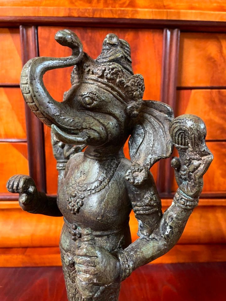 Ganesha 36 cm Bronze, Südostasien, 3 kg ,aus alter Sammlung in Elbtal