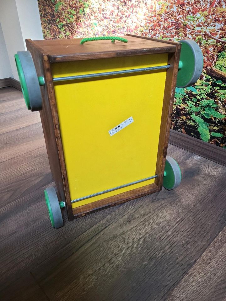 Wagen Ikea Flisat Spielzeugwagen in Irxleben