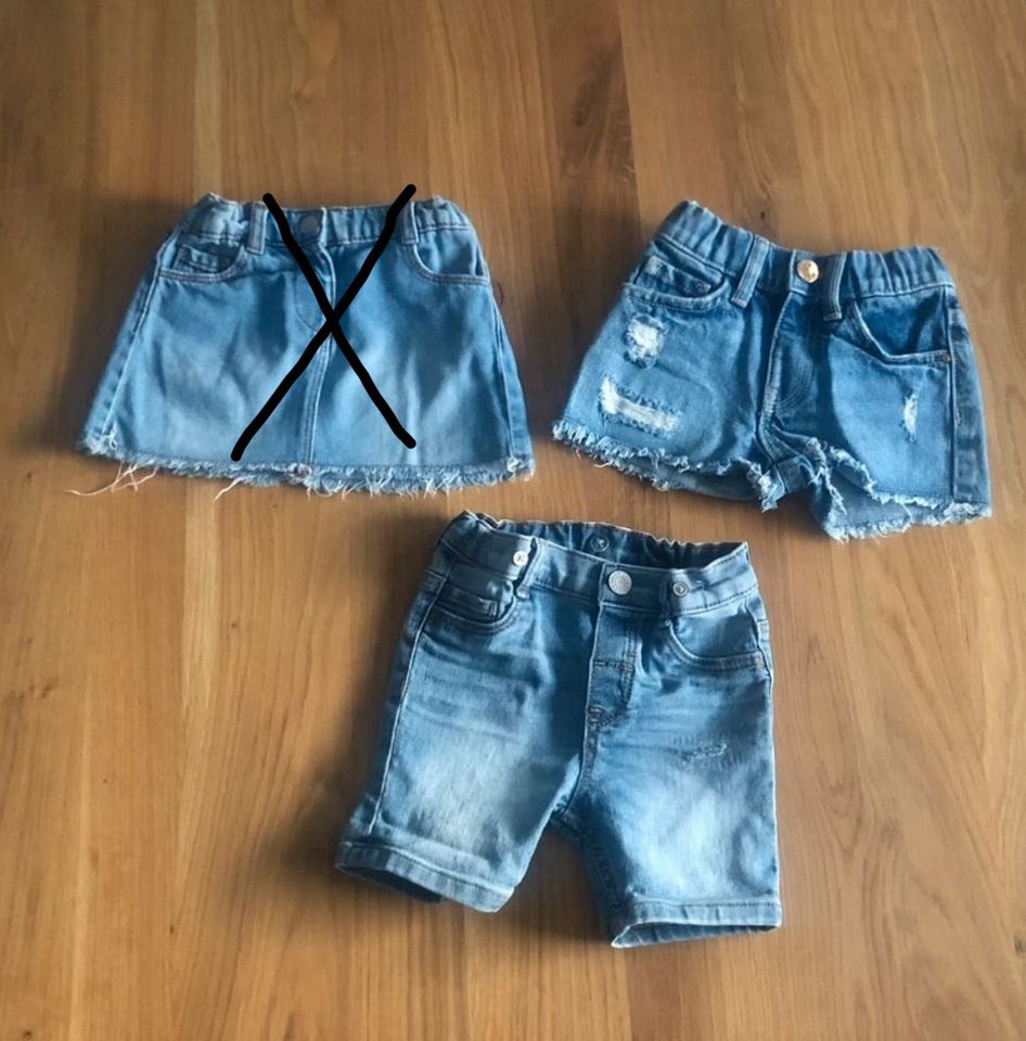 Jeansshorts | Jeansrock | gr. 80 in Herborn