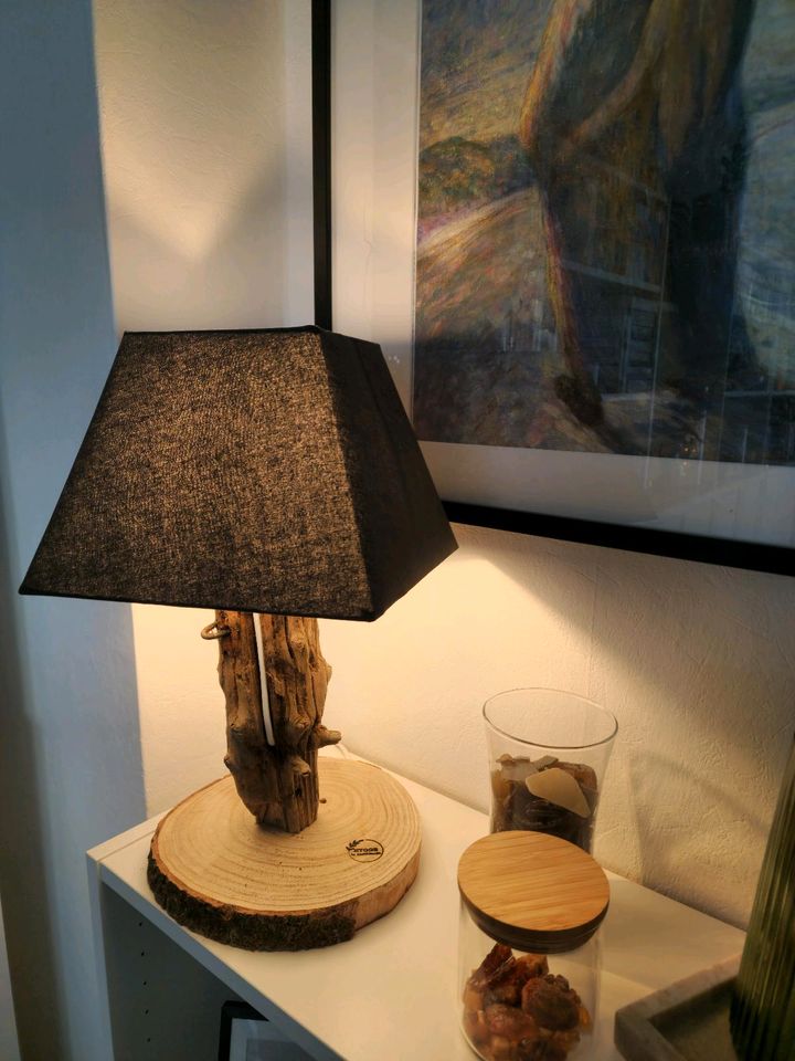 Lampe aus Treibholz in Leck