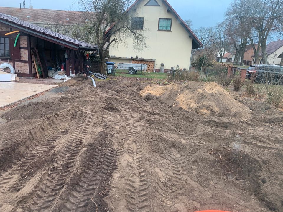 Bagger Radlader Siebanlage in Kremmen