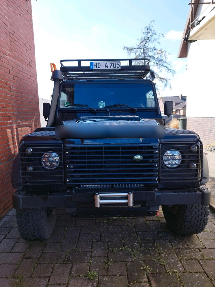 Land Rover Defender 110 td4 in Hildesheim
