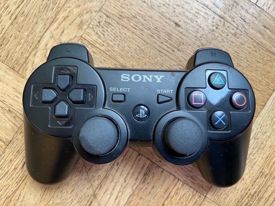 PS3 / PlayStation 3 CECHL04 Konsole inklusive Zubehör in Wankendorf