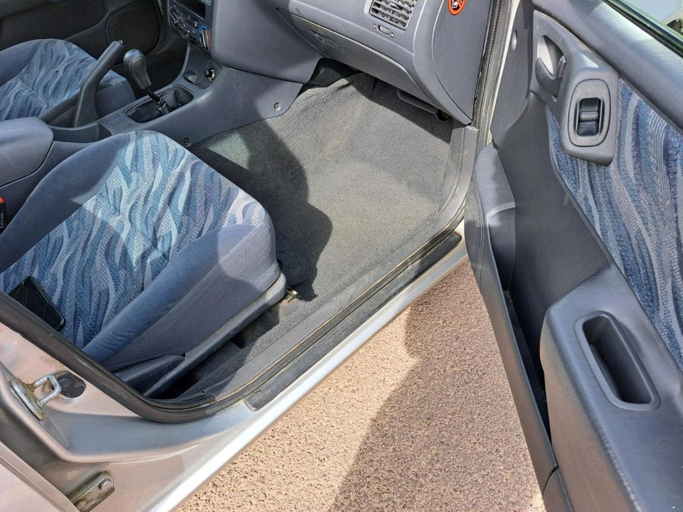 Toyota Carina 1.8 Lit Benzin Klimaanlage in Halle