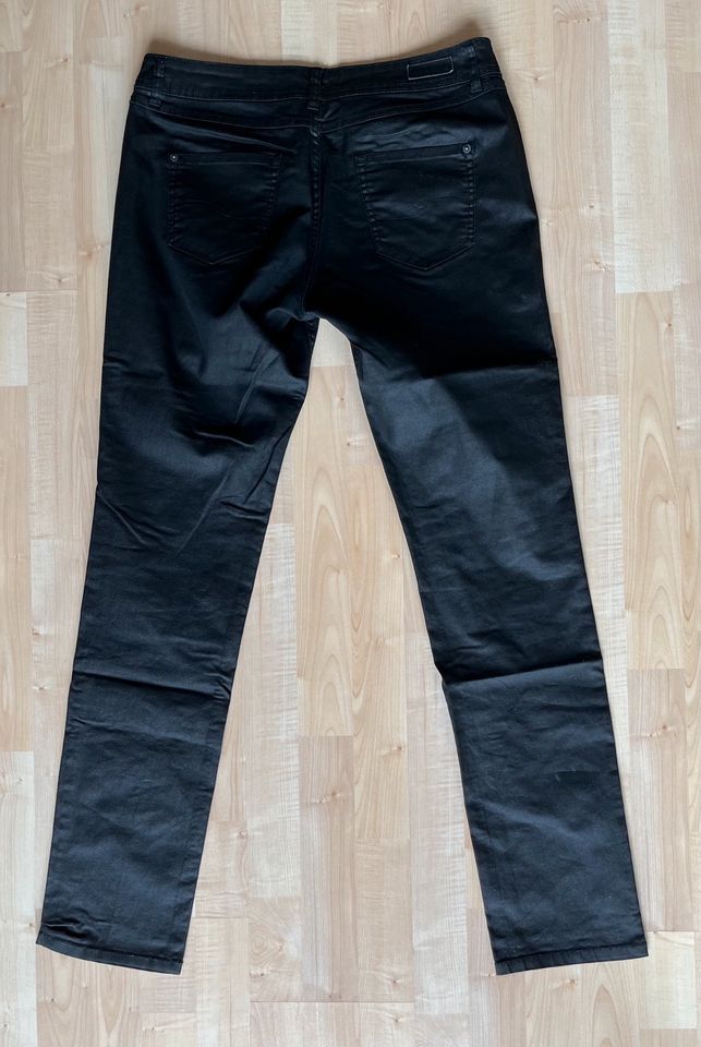 S. Oliver Damen Lederimitat Hose schwarz Größe 40 in Otzberg