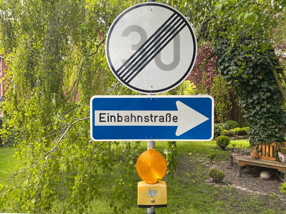 Schilderverleih zum 40. Geburtstag, Geburtstagsschild,Einbahnstr. in Westoverledingen