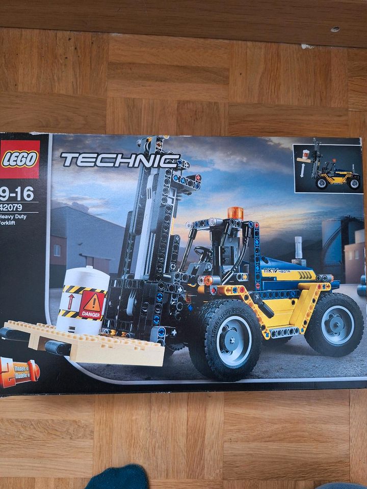 Lego technic 42079 Stapler lkw Auto in Dresden