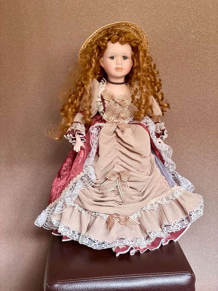 Künstlerpuppe aus der Kollektion Porcelain Dolls 56cm in St Katharinen