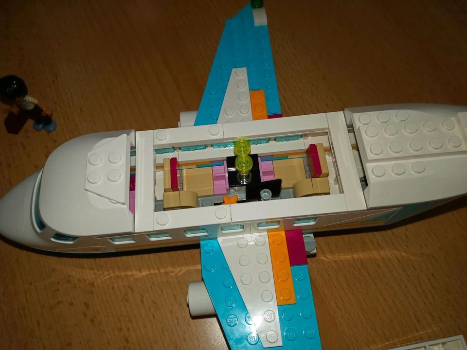 Flugzeug Lego Friends Heartlake Jet 41100 in Kaufungen