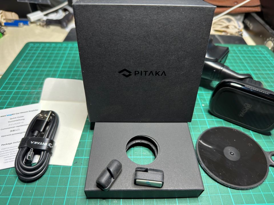 Pitaka MagEZ Mount Autohalterung und Case für iPhone 11 Pro Max in Frankfurt am Main