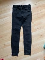 **schwarze Jeans**Gr.42**Top** Berlin - Pankow Vorschau