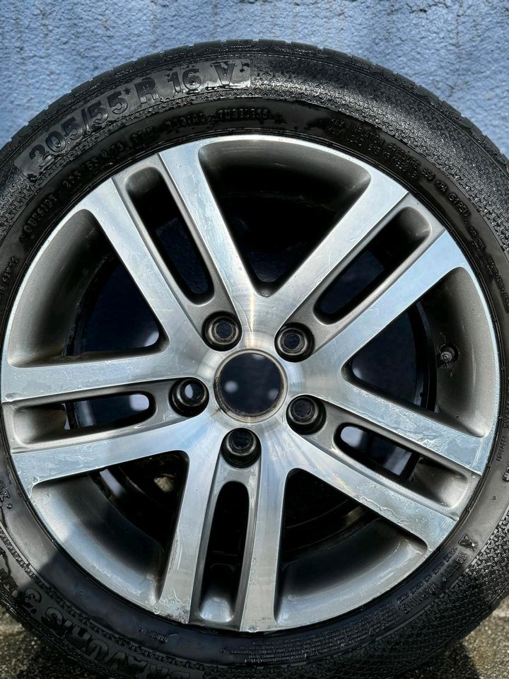 VW Reifen mit Felgen in Siegen