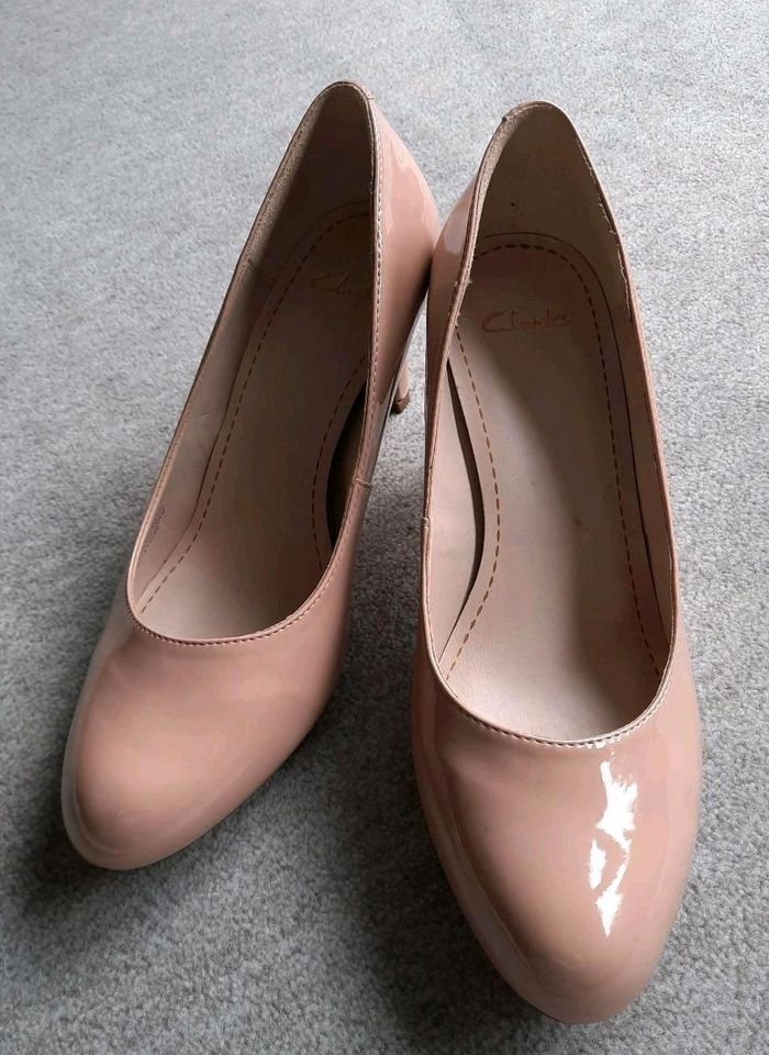 Clarks Gr. 5 , 38 in nude Lack in Mönchengladbach