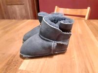 Leder-Lammfell-Schuhe/ Babyschuhe/blau/ ca. Gr 18-19 Berlin - Wilmersdorf Vorschau