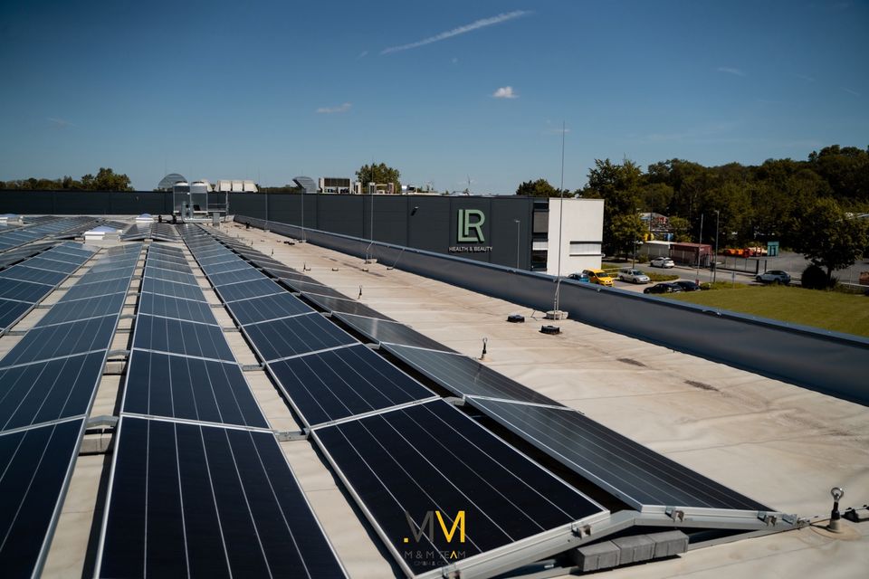Bundesweite Photovoltaik montage Gewerbe Solarpark Dach Freiland in Hannover