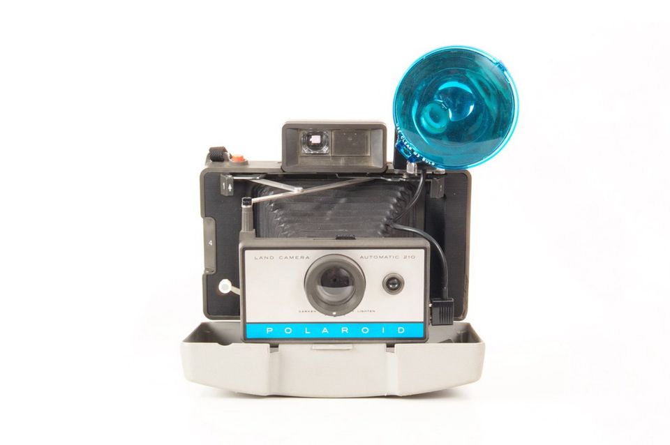 Polaroid 210 Land Camera + Polaroid Blitz Flashgun 268 70er Jahre in Dörentrup