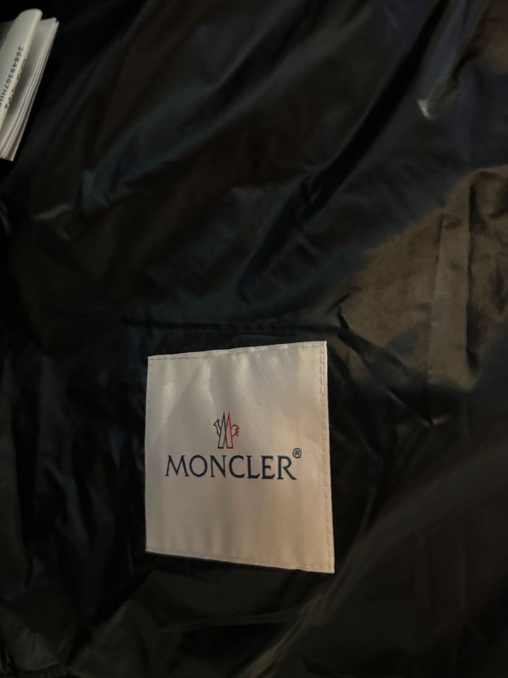 Moncler Weste Gr. 3 Schwarz in Landau in der Pfalz