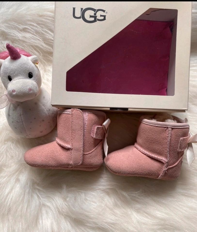 UGG Boots Jesse Bow II rosa / Stiefeletten NEU in Mannheim