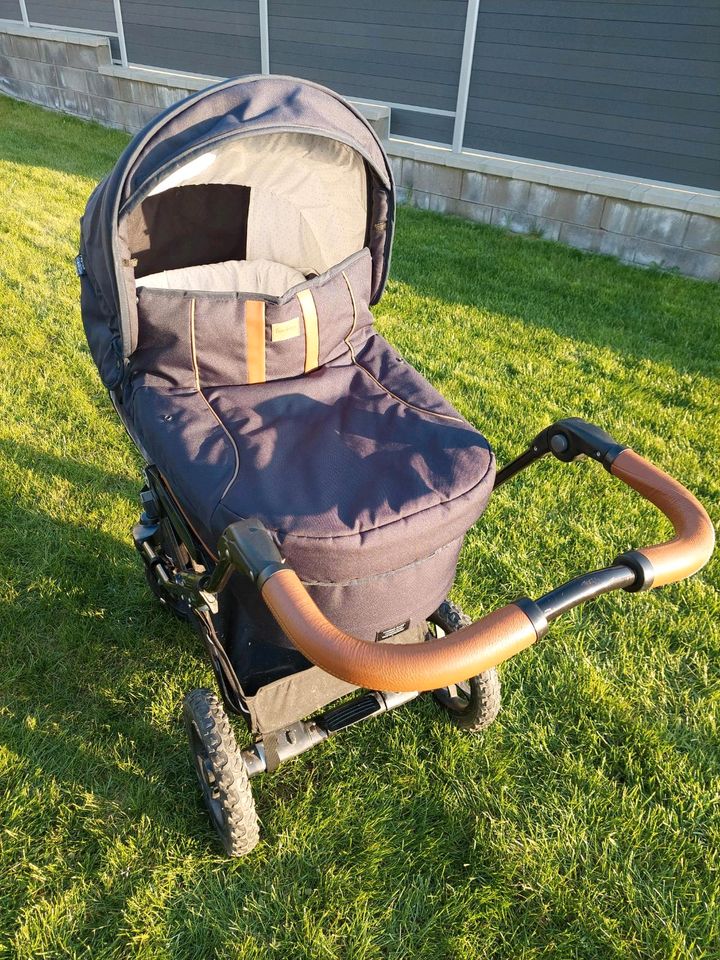 Emmaljunga Kinderwagen mit Babyschale und Sportsitz in Obrigheim