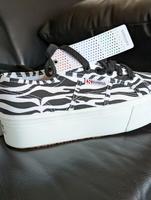Sneaker in Farbe weiß Superga Nordrhein-Westfalen - Herten Vorschau