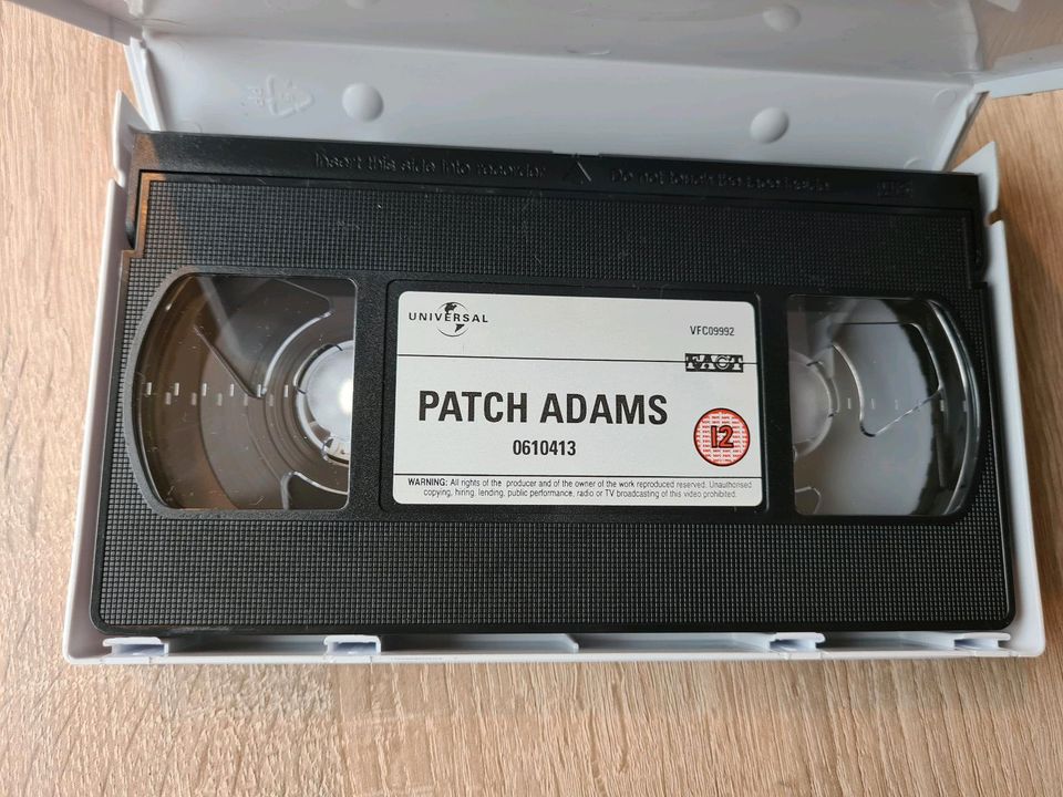 3 VHS Box Set LiarLiar, Fierce Creatures & Patch Adams in Alfhausen