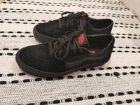 "Old Skool" Sneaker schwarz von Vans Gr. 42 bzw 9.0 (US) Köln - Nippes Vorschau