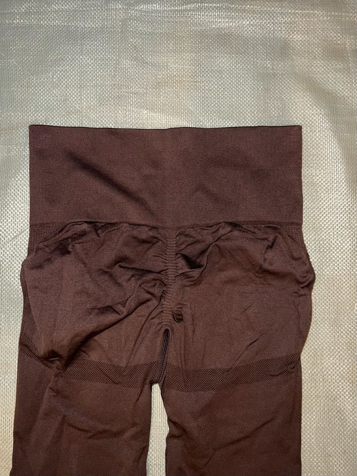 Leggings mit hohem Bund - Braun / Schwarz / Weinrot in Tauberbischofsheim