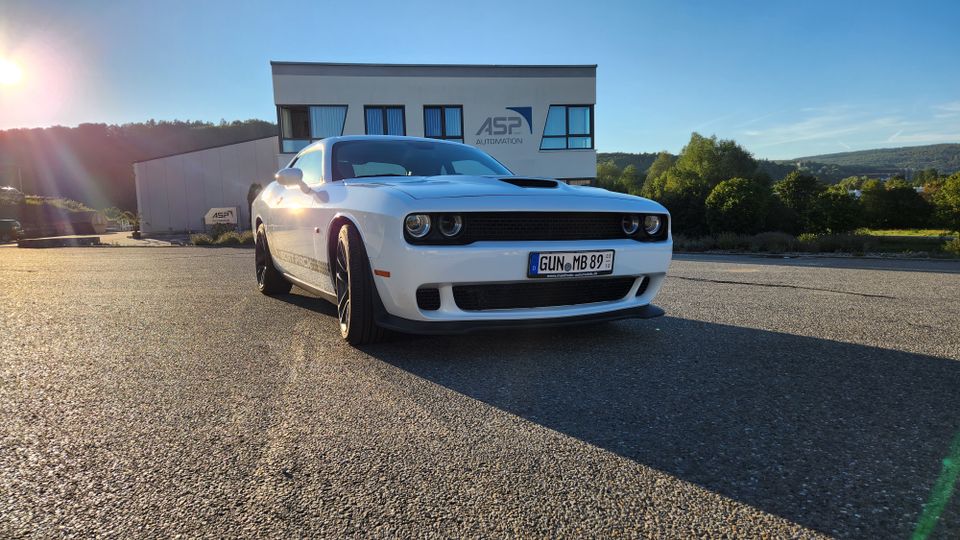 DODGE Challenger 6.4 V8 R/T Scat Pack | 492 PS in Treuchtlingen