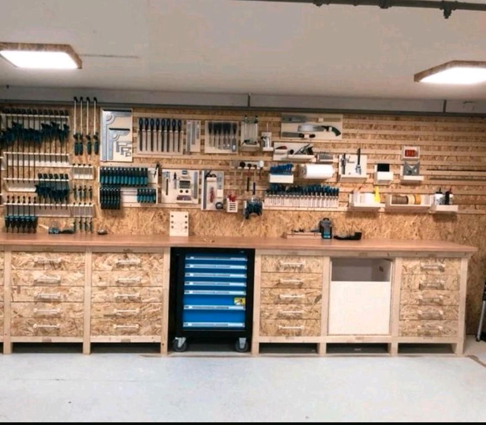 Suche große Garage oder Schuppen/Scheune Werkstatt Raum Lager in Sigmaringendorf