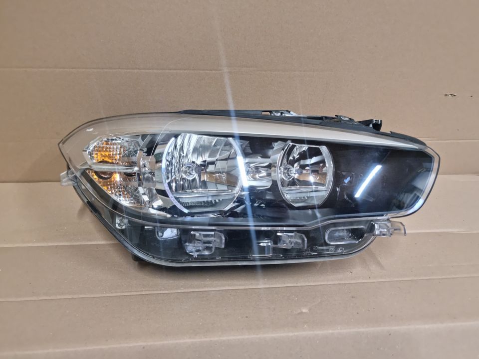 BMW 1ER F20 F21 Halogen Scheinwerfer Vorne Rechts 7358392 in Bedburg-Hau