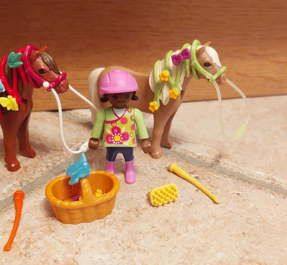 Playmobil 3 Schmückponys und Mädchen mit Pony in Ismaning