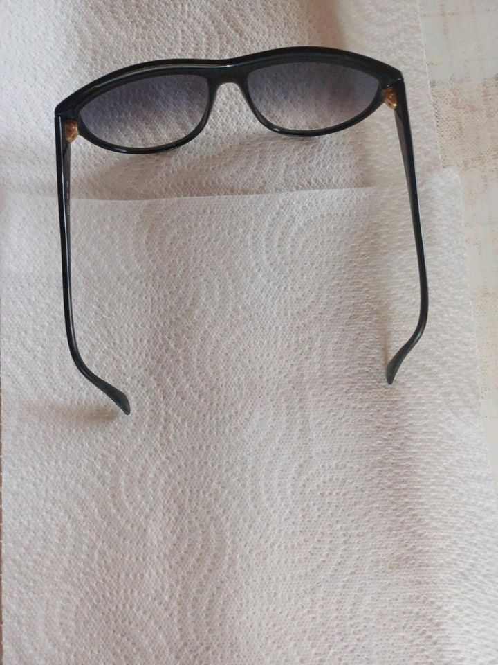 Damen  Sonnenbrille  von Valentino in Geisenfeld