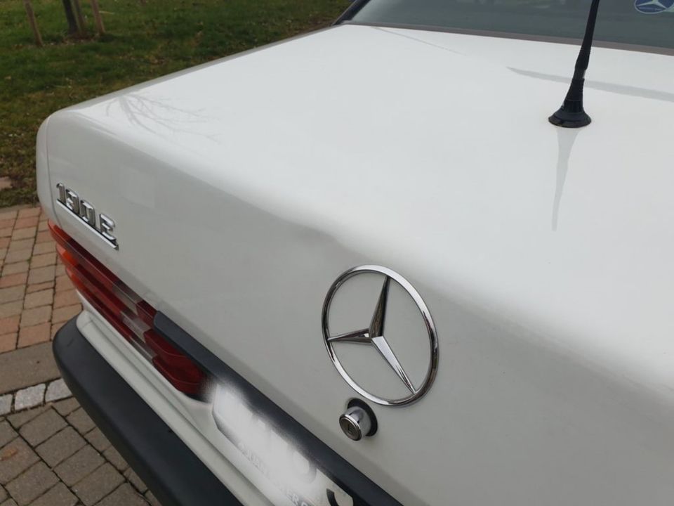 Mercedes 190E 2.0 80.000km Klima in Buseck