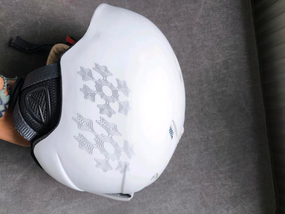 Kinder Snowboardhelm/Fahrradhelm größenverstellbar, gefüttert in Oranienburg
