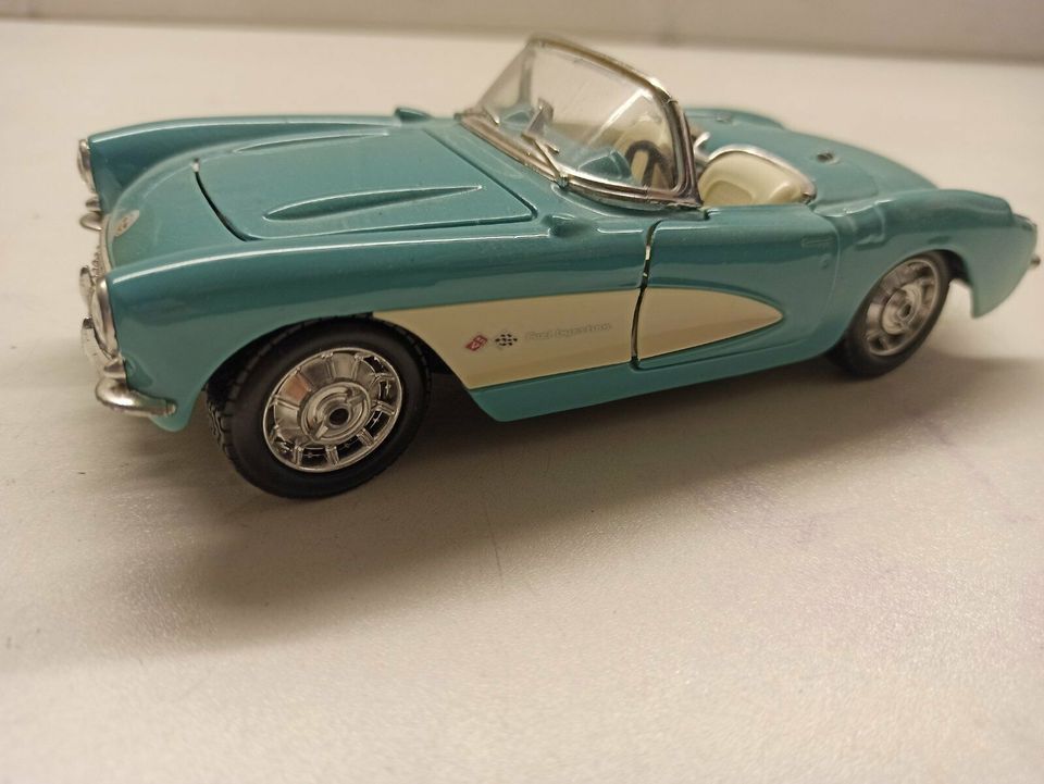 CORVETTE 1957 Modellauto 1:24 in St. Ingbert