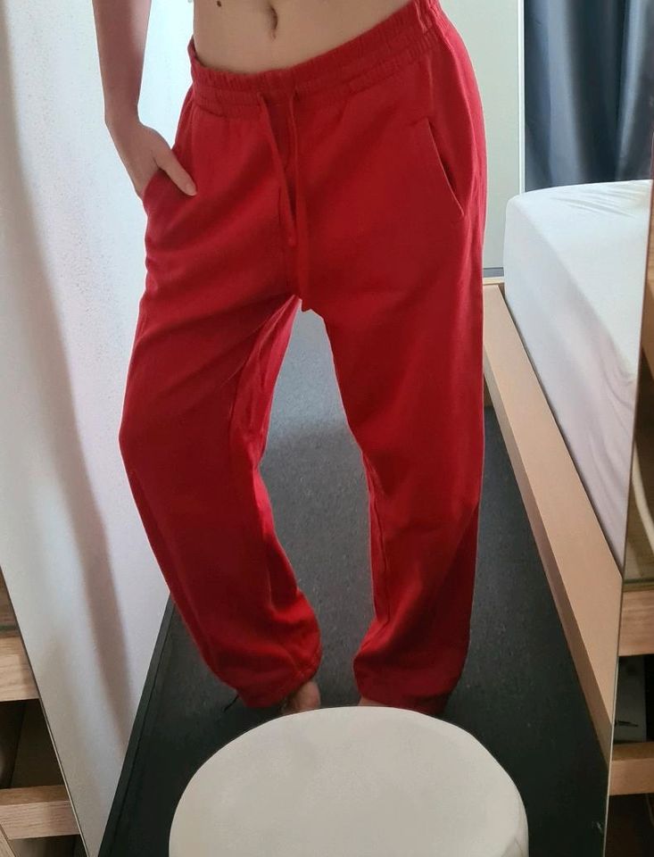 Leggins Yogapants Sportshorts Sporthosen rot braun schwarz in Ehingen (Donau)