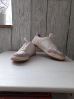 Stylische sneakers in Weiß/Rosa - Gr. 38 - Gebraucht Köln - Porz Vorschau