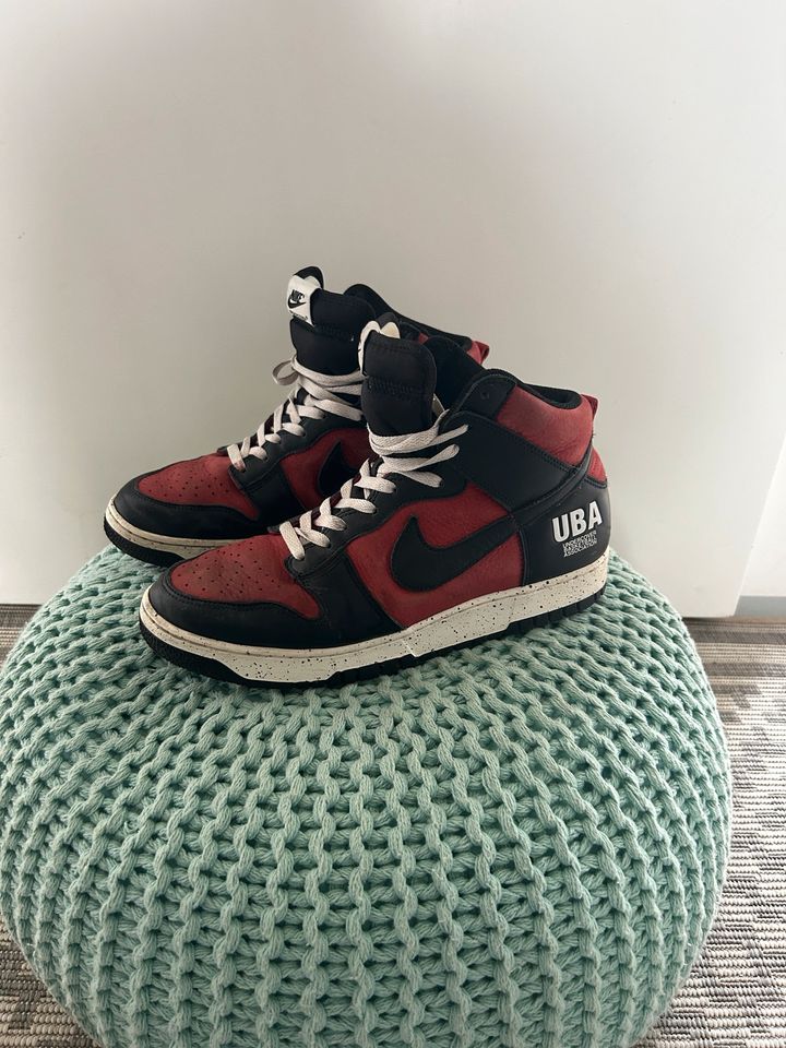 Nike Dunk High 1985 rot schwarz UBA Juntakahashi 44 10 DD9401-600 in Kösching