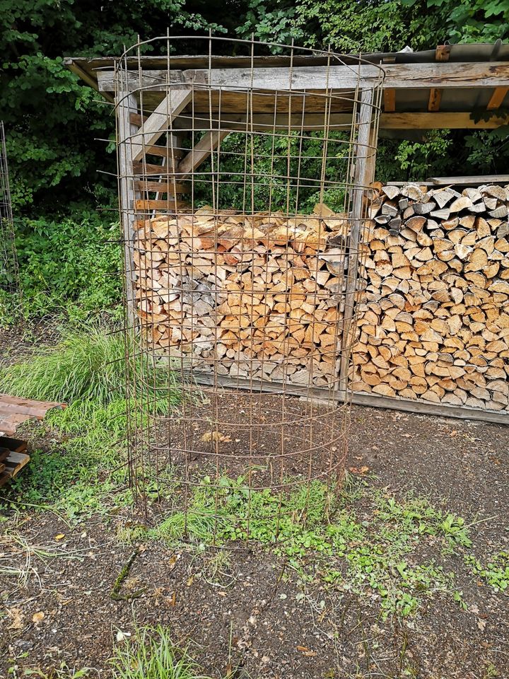 5 Stück Baustahlmatten-/Korb für Brennholz in Reichersbeuern