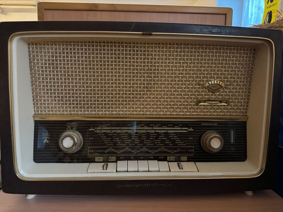 Grundig Stereo Radio Antikes Radio Retro in Buchhofen